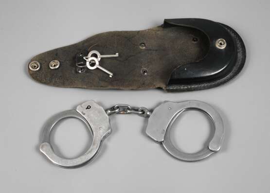 Paar Handschellen Polizei - фото 1