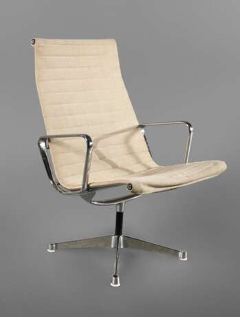 Charles & Ray Eames Sessel EA112 - фото 1