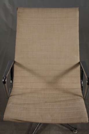 Charles & Ray Eames Sessel EA112 - photo 2