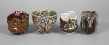 Vier moderne Keramiken
