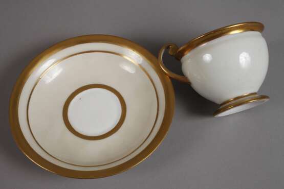 Meissen Tasse mit Untertasse und Vase Golddekor - фото 3