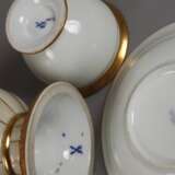 Meissen Tasse mit Untertasse und Vase Golddekor - photo 4