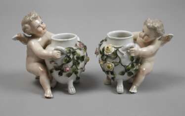 Schierholz Plaue Paar Amoretten mit Vase
