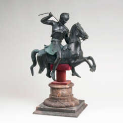 Seltene Bronze-Skulptur 'Amazone zu Pferd'.