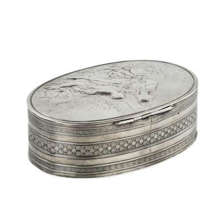 Овальная серебряная коробка с изображением аллегорической сценки. Франция.19 век. - photo 3