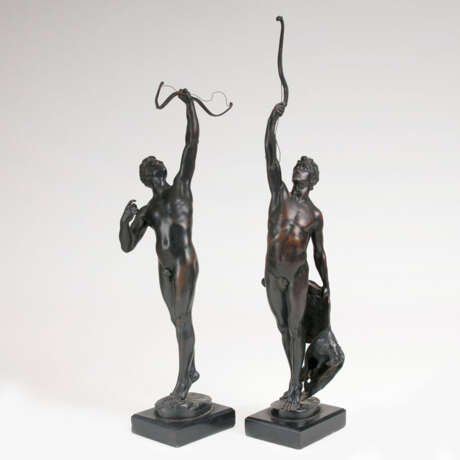 Paar Bronze-Figuren 'Bogenschützen'. Joseph Uphues - photo 1