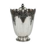 Богато украшенный, итальянский, серебряный кулер в форме вазы. 1934-1944г. - фото 3