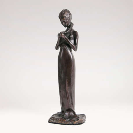 Bronze-Skulptur 'Haarflechtendes Mädchen'. Fürst Paolo Troubetzkoy - Foto 1