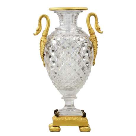 Хрустальная вазочка с позолоченной бронзой - фото 1