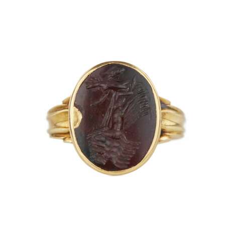 Античное золотое кольцо с геммой из красной яшмы, с изображением колесницы Аполлона. Рим II-III вв. н.э. - Foto 3