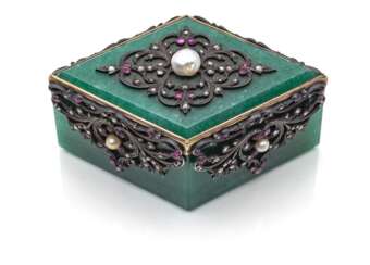 Feinste Juwelendose im höfischen Stil des 18. Jahrhunderts