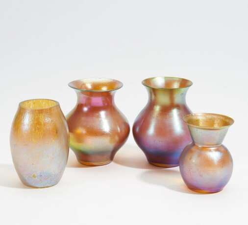 4 kleine Vasen mit irisierendem Dekor - Foto 1