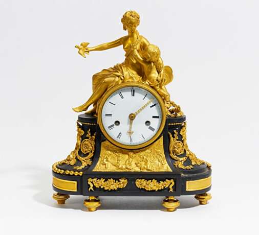 Pendule mit Venus und Amor Louis XV - фото 1