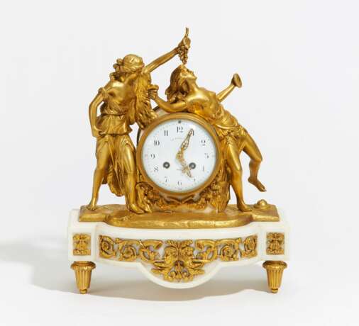 Pendule mit Bacchanal Stil Louis XVI - фото 1