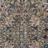 Monumentaler Medaillonteppich mit “Ardebil-Musterung” - фото 12