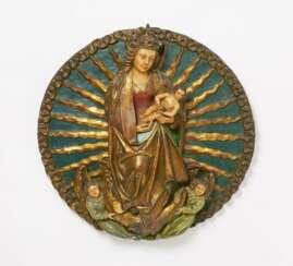 Großes Relief mit Maria als Himmelskönigin