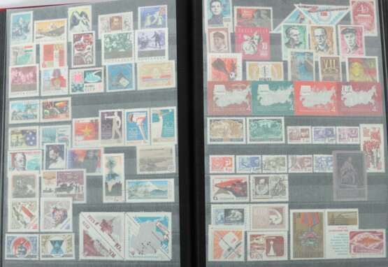 10 Briefmarkenalben umfangreiche internationale Sa… - photo 6