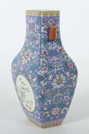 Floral bemalte Vase China, Porzellan/Emaillefarben… - photo 2