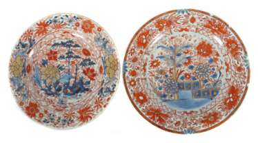 Zwei Imari-Teller China, Mitte 18. Jh., Qianlong P…