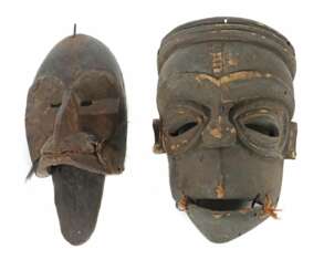 Zwei Masken mit beweglichem Unterkiefer 1x Maske d…