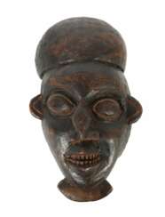 Maske der Bamileke Kamerun, Holz geschnitzt, das M…