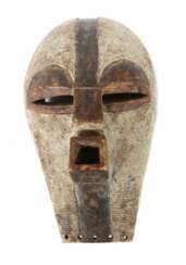 Maske der Songye DR Kongo, Holz geschnitzt, schwar…