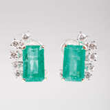 Paar eleganter Smaragd-Brillant-Ohrringe. - Foto 1