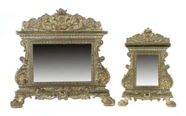 Zwei Spiegel mit christlichem Repoussé-Dekor wohl…