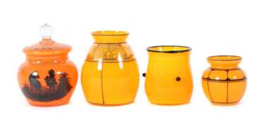 4 orangefarbene Vasen 20. Jh., jeweils orangefarbe…