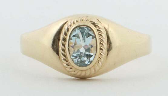 Ring mit Blautopas Gelbgold 585, Mantelring mit sc… - photo 1