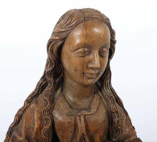 Bildschnitzer des 19. Jh. ''Maria mit Buch'', Holz… - фото 2