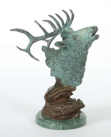 Bildhauer des 20. Jh. ''Röhrender Hirsch'', Bronze… - фото 2