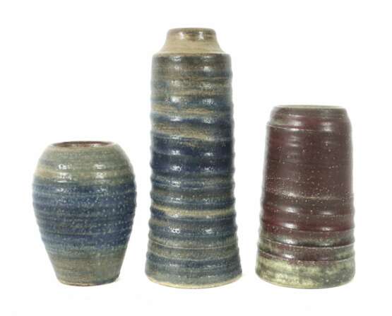 3 Vasen mit geriffelter Wandung Mobach & Co., Utre… - photo 1