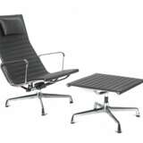 Eames, Ray & Charles Lounge Chair mit Ottoman, Alu… - фото 1