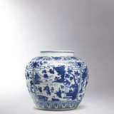 AN IMPRESSIVE AND FINELY PAINTED LARGE BLUE AND WHITE ‘FOUR SCHOLARLY PURSUITS’ JAR - фото 2