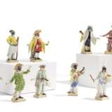 TEN LARGE PORCELAIN FIGURINES OF THE 'COMMEDIA DELL'ARTE' - photo 1