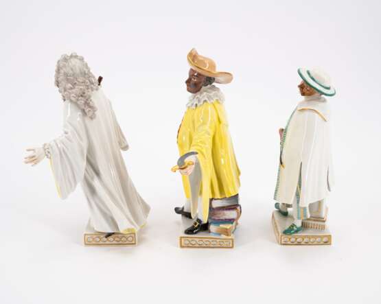 TEN LARGE PORCELAIN FIGURINES OF THE 'COMMEDIA DELL'ARTE' - фото 8