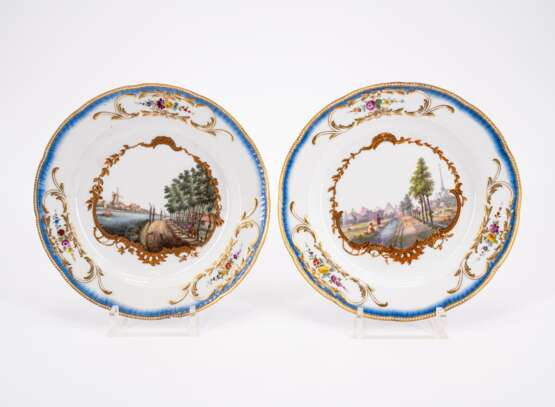 NINE PLATES AND THREE BOWLS FROM THE 'STADHOUDER SERVICE' FOR WILLEM V - photo 12