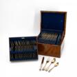 GEORGE III SILVER VERMEIL DESSERT CUTLERY FOR 18 IN THE ORIGINAL BOX - Archives des enchères