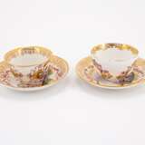 TWO PORCELAIN TEA BOWLS AND SAUCERS WITH EARLY CHINOISERIES - Foto 4
