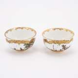 TWO PORCELAIN CUPS AND SAUCERS WITH LANDSCAPE CARTOUCHES - Foto 4