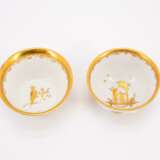 FIVE PORCELAIN TEA BOWLS AND SAUCERS WITH GOLDEN CHINOISERIES DECOR - photo 5