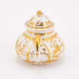 PORCELAIN TEA POT WITH GOLDEN CHINOISERIES - фото 2