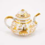 PORCELAIN TEA POT WITH GOLDEN CHINOISERIES - фото 3