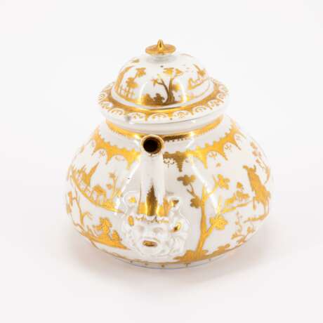 PORCELAIN TEA POT WITH GOLDEN CHINOISERIES - фото 4