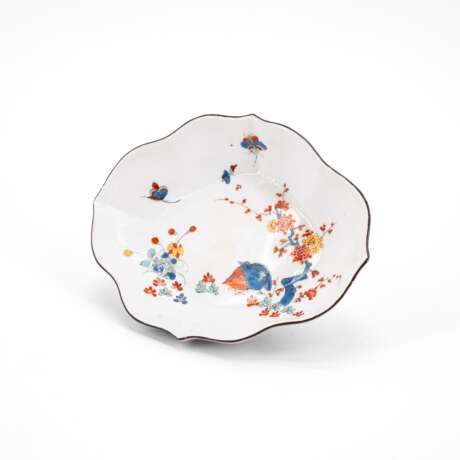 SMALL MATCHING PORCELAIN BOWL WITH QUAIL DECOR AND PURPLE FOND - фото 1