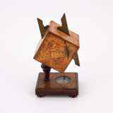 SUNDIAL CUBE WITH COMPASS MADE OF WOOD, BRASS AND GLASS - фото 4
