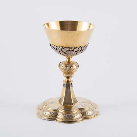 SILVER MASS CHALICE WITH ACANTHUS AND VINES ORNAMENTATION - photo 2
