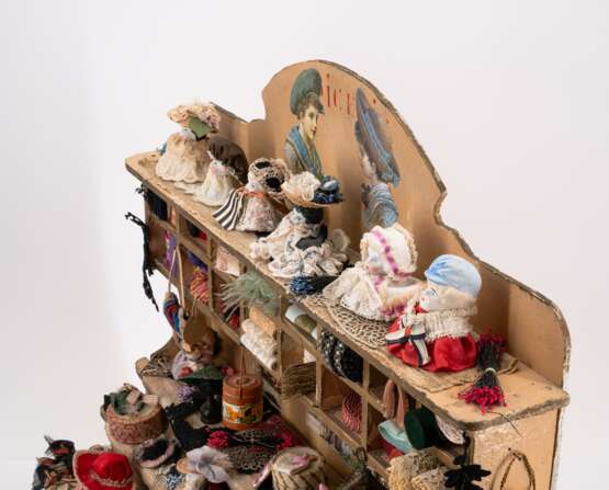 SMALL HAT SHOP WITH ACCESSORIES - photo 6