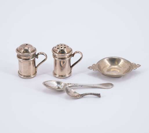ENSEMBLE OF SEVEN SILVER MINIATURE OBJECTS - photo 4